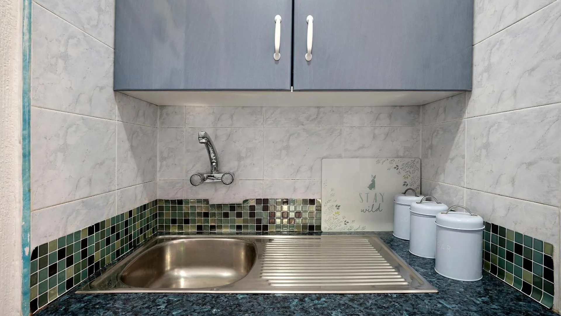 Bonito Estudio Con Piscina 托雷莫利诺斯 0*,